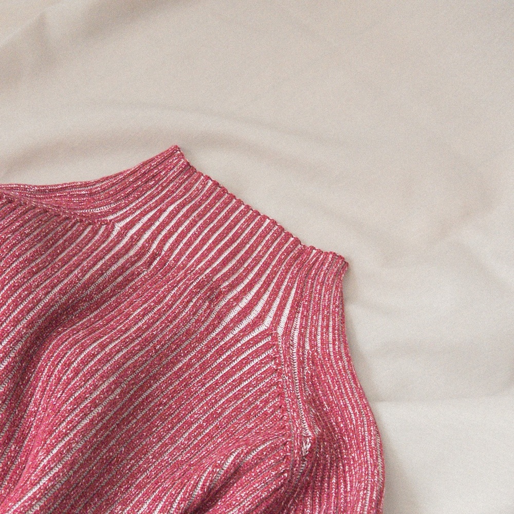 Y2K Two-Toned Ribbed Sweater - Picture 3 of 3